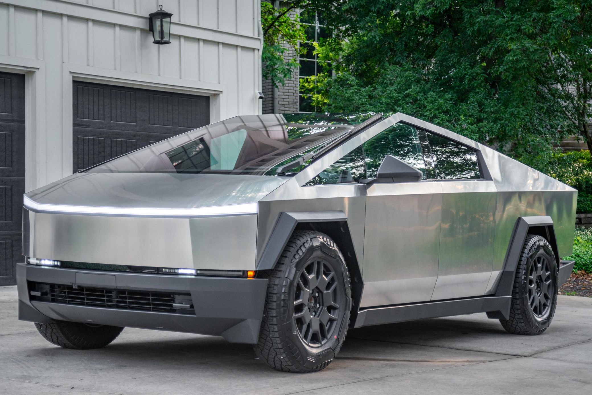 2024 Tesla Cybertruck Base